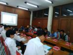 rapat-tim-pengendalian-inflasi-daerah-kalteng-yang-di-gelar-oleh-pemprov-kalteng_20160302_110327.jpg