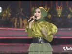 ratna-sari-peserta-konser-show-6-besar-liga-dangdut-indonesia-12.jpg