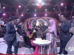 ratna-sari-saat-bertemu-mama-dan-abahnya-di-studio-indosiar.jpg