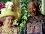 ratu-elizabeth-dan-nelson-mandela-saat-mengenakan-batik_20161004_114839.jpg