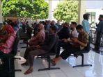 ratusan-orang-antre-di-pengadilan-agama-pa-indramayu-untuk-mengurus-gugatan-cerai.jpg
