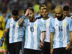 reaksi-lionel-messi-tengah-dan-rekan-rekannya-di-timnas-argentina_20180320_053130.jpg