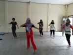 remaja-latihan-menari-di-taman-budaya-kalsel_20161209_184222.jpg