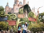 ririn-dan-putrinya-jalan-jalan-ke-disneyland_20170726_141108.jpg