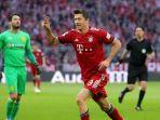 robert-lewandowksi-merayakan-gol-ke-gawang-borussia-dortmund.jpg