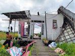 rumah-warga-batola-yang-rusak-berat-akibat-terjangan-puting-beliung.jpg