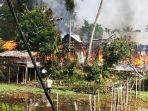 rumah-yang-terbakar-di-desa-pandawan-kecamatan-amuntai-utara.jpg