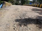 salah-satu-titik-di-desa-pabaungan-hulu-kecamatan-candi-laras-selatan-cls-mengalami-kerusakan_20180602_133133.jpg