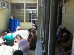 salat-jumat-di-dalam-rutan-polres-tabalong_20160304_191731.jpg