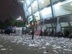 sampah-berserakan-di-gelora-bung-karno_20151018_230302.jpg