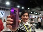 samsung-galaxy-s9-dipegang-dian-sastro_20180226_201134.jpg