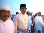 sandiaga-uno-saat-tiba-di-bandara-syamsudin-noor-minggu-1092019.jpg