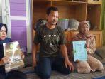sarbani-bersama-istri-di-desa-pandak-daun-kecamatan-karang-intan-kabupaten-banjar-24022021.jpg