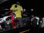 sejumlah-motor-pengendara-balap-liar-diamankan-petugas-kepolisian-ke-mako-polres-balikpap_20160421_094334.jpg