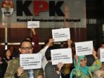 sejumlah-pegawai-kpk-menggelar-doa-bersama_20170730_171940.jpg