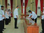 sekda-kota-banjarbaru-h-said-abdullah-msi-pejabat-menandatangani-dokumen-03022021.jpg
