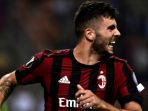 selebrasi-striker-ac-milan-patrick-cutrone-setelah-mencetak-gol-ke-gawang-hnk_20171228_080748.jpg