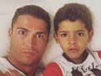 selfie-ronaldo-dan-anaknya_20151015_123148.jpg
