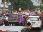 sepanjang-jalan-a-yani-banjarmasin-sempat-macet_20150403_191013.jpg