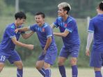 sesi-latihan-timnas-vietnam-dilakukan-di-dekat-stadion-pakansari_20161202_071005.jpg