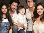shah-rukh-khan-dan-keluarga.jpg