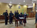 sidang-paripurna-pengesahan-tiga-raperda-menjadi-perda-di-dprd-banjarbaru.jpg