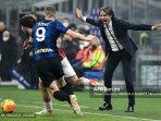 simone-inzaghi-pelatih-kepala-fc-internazionale-memberi.jpg
