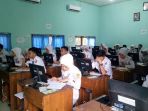 siswa-sedang-mengikuti-unbk-di-smkn-2-simpangempat-tanahbumbu_20180403_160806.jpg