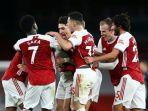 skuad-arsenal-saat-merayakan-salah-satu-gol-ke-gawang-chelsea.jpg