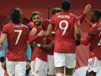 skuad-manchester-united-saat-merayakan-gol-ke-gawang-istanbul-basaksehir.jpg