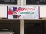 spanduk-saber-pungli_20170106_115853.jpg
