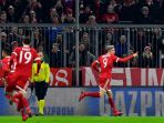 striker-bayern-muenchen-robert-lewandowski-kanan-paris-saint-germain_20171206_082936.jpg