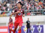 striker-martapura-fc-aidil-bogel-laga-amal-bantu-korban-banjir-bandang-di-masamba.jpg