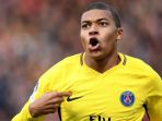 striker-paris-saint-germain-kylian-mbappe-merayakan-gol-yang-dia-cetak-ke-gawang-angers_20171206_081631.jpg