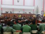 suasana-ruang-dprd-palangkaraya-saat-rapat-paripurna-dewan_20150928_114819.jpg