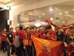 suporter-as-roma-di-indonesia-menyambut-tim_20150724_222040.jpg