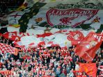 suporter-liverpool-membentangkan-spanduk-besar-saat-pertandingan-melawan-manchester-united_20180410_073210.jpg