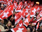 swiss-merayakan-lolos-ke-putaran-final-piala-dunia-2018-irlandia-utara_20171113_052101.jpg