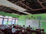 tak-siswa-baru-di-sdn-sahurai-2.jpg