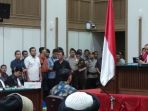 terdakwa-basuki-tjahaja-purnama-atau-ahok_20170405_074237.jpg
