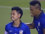 theerathon-burmathan-seusai-mencetak-gol-ke-gawang-myanmar-di-stadion-rajamangala-bangkok_20161213_140511.jpg