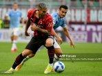 theo-hernandez-dari-ac-milan-selama-pertandingan-serie-a-antara-ac-milan-dan-ss-lazio.jpg