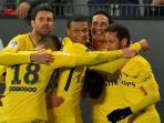 thiago-kota-kylian-mbappe-neymar-merayakan-gol-psg_20171217_055204.jpg
