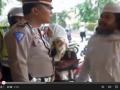 tilang-polisi-marah-tanpa-helm.jpg