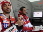 tim-ducati-andrea-dovizioso-bersiap-untuk-sesi-latihan-bebas-motogp-valencia_20180110_080912.jpg