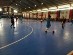 tim-futsal-sman-11-banjarmasin-biru-menghadapi-tim-sman-1-alalak-hitam-kuning_20171113_165155.jpg