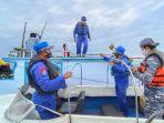 tim-gabungan-mencari-korban-nelayan-hilang-di-perairan-kecamatan-sungai-loban-selasa-22022022.jpg