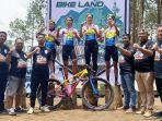 tim-kalsel-di-kelas-mtb-cross-country-team-relay-xcr-berhasil-menyabet-medali-emas.jpg
