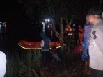tim-pencari-berhasil-menemukan-pemuda-tenggelam-di-danau-seran-banjarbaru-minggu-31102021.jpg