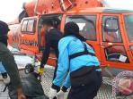 tim-sar-mengevakuasi-jenazah-korban-kecelakaan.jpg